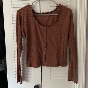 American Eagle cropped button up long sleeve